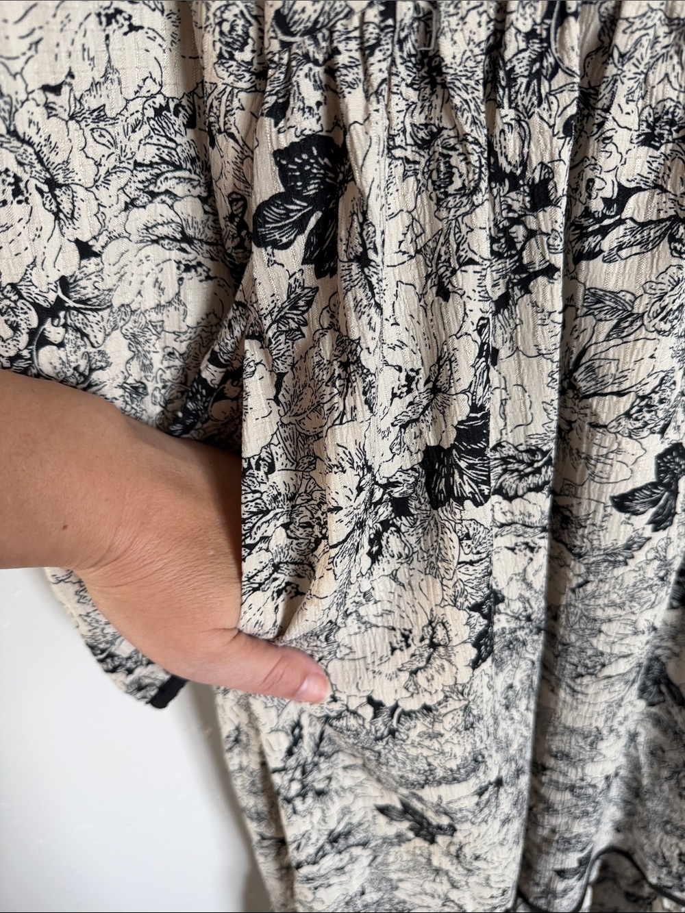 In February Floral Long Sleeve Maxi Dress - Picture 4 of 10
